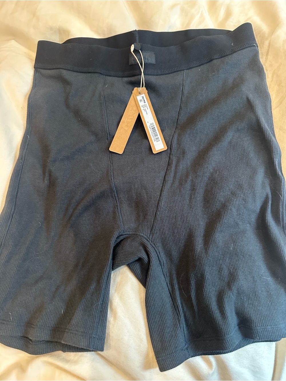 SKIMS NWT Ribbed Biker Shorts in Black - Picture 2 of 3
